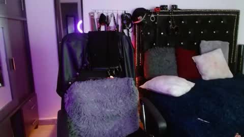 amelie__martinez online show from 11-09-25, 10:02
