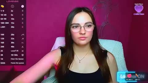 Snapshot of amelie_jackson_ chatting on 12-12-24, 06:57 Amelie online show from 12-12-24, 06:57