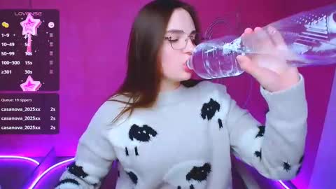 Snapshot of amelie_jackson_ chatting on 01-26-25, 09:29 Amelie online show from 01-26-25, 09:29