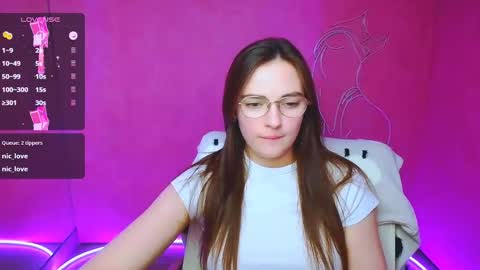 Snapshot of amelie_jackson_ chatting on 01-26-25, 12:33 Amelie online show from 01-26-25, 12:33