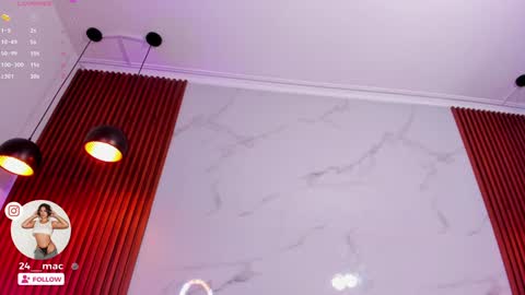 Snapshot of amelie_leigh chatting on 12-06-24, 07:10 Alejandra online show from 12-06-24, 07:10