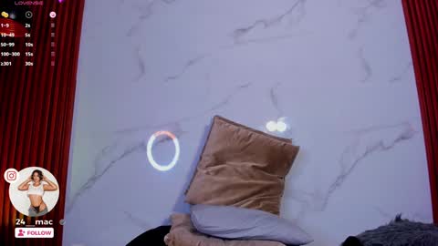 Snapshot of amelie_leigh chatting on 01-17-25, 07:08 Alejandra online show from 01-17-25, 07:08