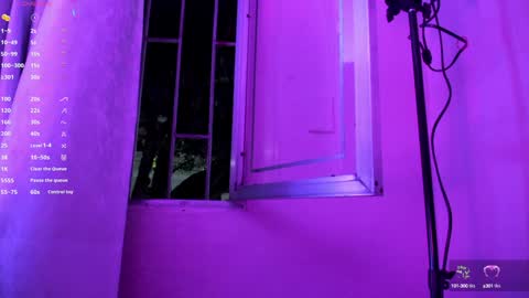 Snapshot of amelie_leigh chatting on 02-03-25, 02:47 Alejandra online show from 02-03-25, 02:47