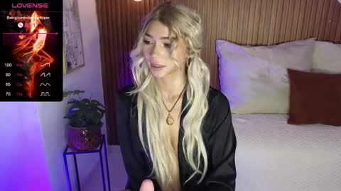 Isabella online show from 01-23-25, 06:49