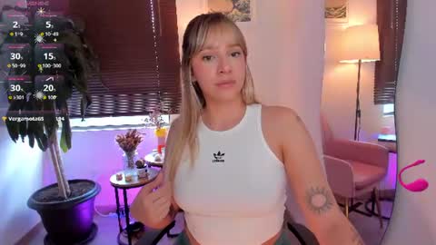 Snapshot of ameliegraham chatting on 06-17-26, 06:31 Amelie Graham online show from 06-17-26, 06:31