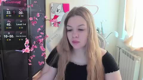 Snapshot of ameliepeach chatting on 04-30-26, 01:56 Amelie online show from 04-30-26, 01:56