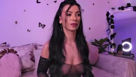 Snapshot of ameliereeaa chatting on 06-21-26, 03:25 AmelieReeaa online show from 06-21-26, 03:25
