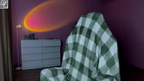 Snapshot of ameliia_castro chatting on 11-12-25, 06:03 Ameliia castro online show from 11-12-25, 06:03