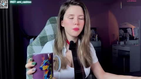 Snapshot of ameliia_castro chatting on 12-02-25, 07:03 Ameliia castro online show from 12-02-25, 07:03