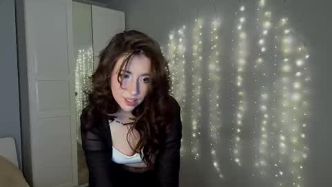 Snapshot of ameliiaaa__ chatting on 03-03-26, 06:03 ameliiaaa__ online show from 03-03-26, 06:03