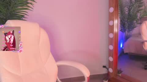 Snapshot of ameliie_brown chatting on 12-22-24, 03:44 Amelie online show from 12-22-24, 03:44