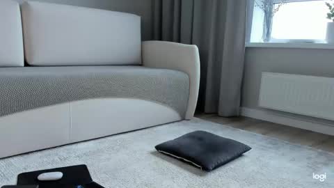 Snapshot of amelinalove chatting on 05-16-26, 02:19 Amelina Love online show from 05-16-26, 02:19