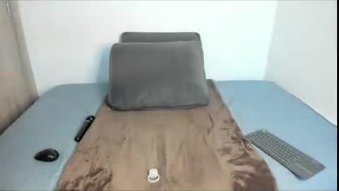 Snapshot of ameliponce chatting on 07-18-26, 04:00 Amelia online show from 07-18-26, 04:00