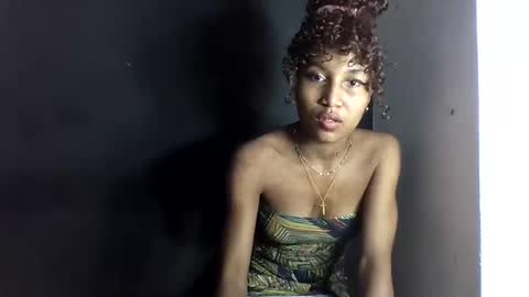 Snapshot of amelisy20005 chatting on 04-20-26, 09:27 amelisy20005 online show from 04-20-26, 09:27
