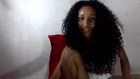 Snapshot of amelisy20005 chatting on 05-14-26, 10:38 amelisy20005 online show from 05-14-26, 10:38