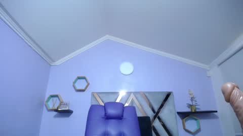 Amell Thomson online show from 12-27-24, 02:22