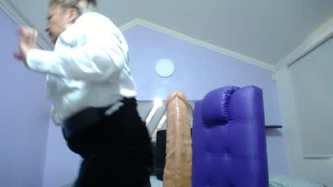 Amell Thomson online show from 12-30-24, 02:30