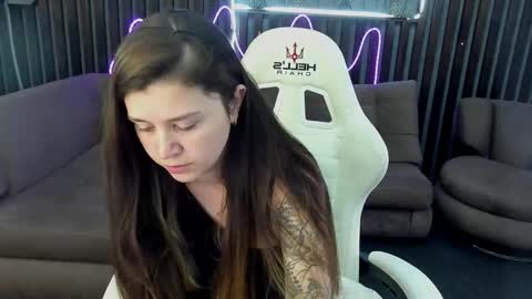 Snapshot of amellymillyy chatting on 09-15-25, 12:38 amellymillyy online show from 09-15-25, 12:38