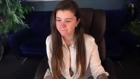 Snapshot of amellymillyy chatting on 10-12-25, 09:52 amellymillyy online show from 10-12-25, 09:52