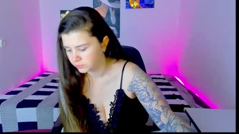 Snapshot of amellymillyy chatting on 11-10-25, 03:44 amellymillyy online show from 11-10-25, 03:44