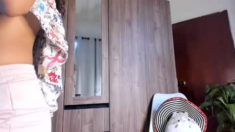 Snapshot of amely_sweetheat chatting on 02-06-26, 02:53 Amely online show from 02-06-26, 02:53