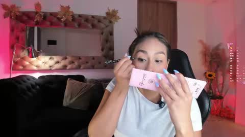 Snapshot of amelyamann chatting on 07-09-26, 01:26 online show from 07-09-26, 01:26