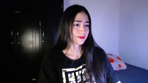 Snapshot of amelycaro chatting on 01-03-25, 05:06 Amely  online show from 01-03-25, 05:06