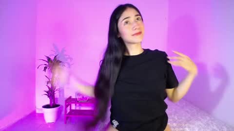 Snapshot of amelycaro chatting on 01-29-25, 05:09 Amely  online show from 01-29-25, 05:09