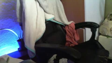 Mari online show from 12-21-25, 12:12