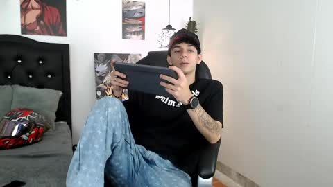Snapshot of amethystshadow chatting on 05-27-26, 04:20 amethystshadow online show from 05-27-26, 04:20