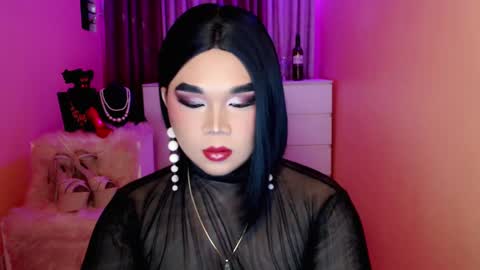 Queen Mireska online show from 01-06-25, 10:02