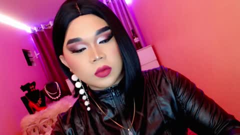 Queen Mireska online show from 02-05-25, 11:23