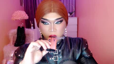 Queen Mireska online show from 09-08-25, 04:17