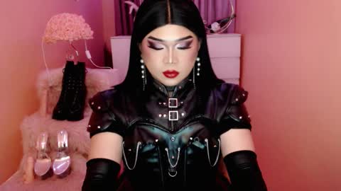 Queen Mireska online show from 09-14-25, 03:22