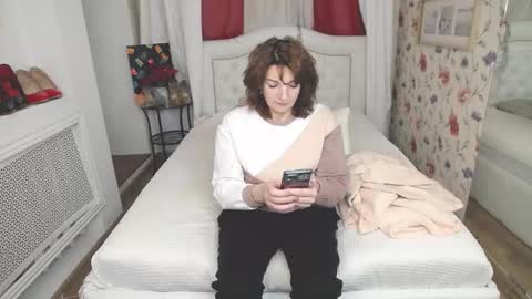 Ami online show from 12-15-25, 05:44