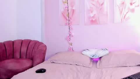 Snapshot of amiiclark chatting on 02-06-26, 07:17 AmiiClark online show from 02-06-26, 07:17