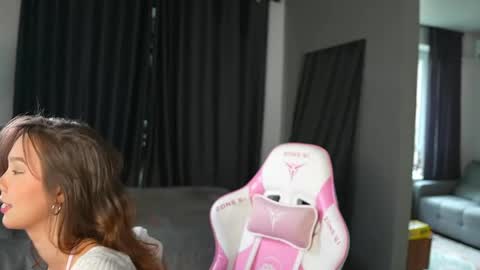 A online show from 04-06-26, 08:15