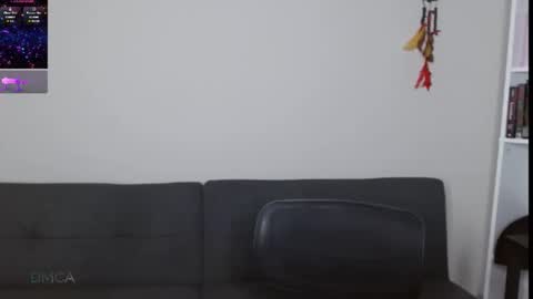 Snapshot of amilustxx chatting on 12-20-25, 09:00 amilust online show from 12-20-25, 09:00