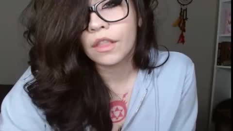 Snapshot of amilustxx chatting on 12-22-25, 09:45 amilust online show from 12-22-25, 09:45