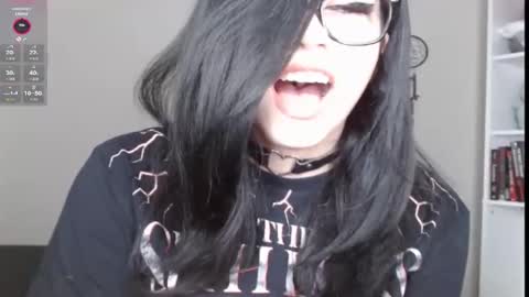 Snapshot of amilustxx chatting on 01-12-26, 10:15 amilust online show from 01-12-26, 10:15