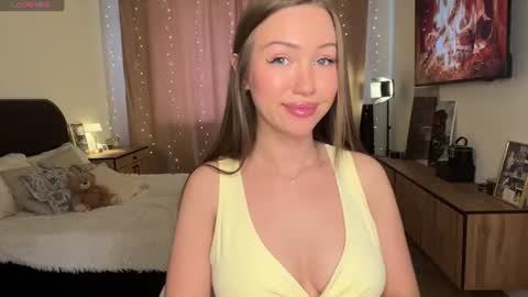 Snapshot of amilymi_ chatting on 06-23-26, 12:03 Amelia online show from 06-23-26, 12:03