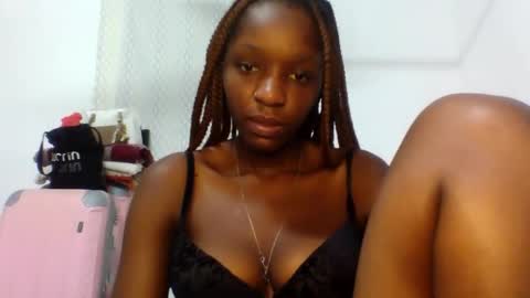 Snapshot of amina_babe chatting on 01-13-26, 09:31 Amina online show from 01-13-26, 09:31