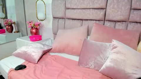 Snapshot of amina_westt chatting on 09-12-25, 07:30 Amina online show from 09-12-25, 07:30