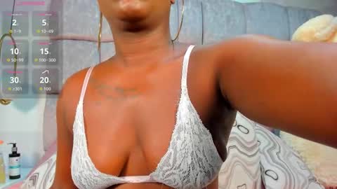 Snapshot of amina_westt chatting on 11-24-25, 04:12 Amina online show from 11-24-25, 04:12