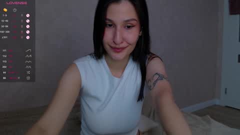 Snapshot of aminegulse chatting on 01-06-26, 01:09 Camilla online show from 01-06-26, 01:09