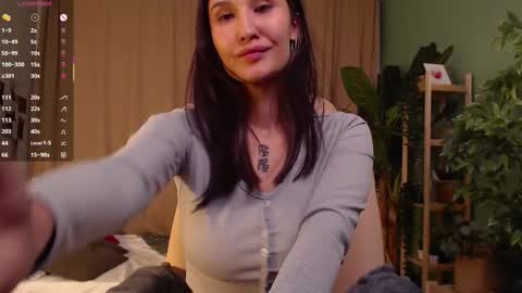 Snapshot of aminegulse chatting on 02-17-26, 01:02 Camilla online show from 02-17-26, 01:02