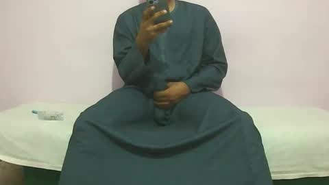 Snapshot of amir_elaraby chatting on 10-05-25, 07:34 Amir online show from 10-05-25, 07:34