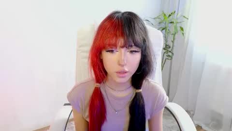 Snapshot of amiraaa__ chatting on 02-21-26, 10:27 online show from 02-21-26, 10:27