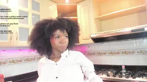 Snapshot of amirajones chatting on 06-12-26, 09:08 amirajones online show from 06-12-26, 09:08