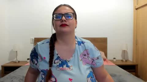 Amira Vyxen online show from 12-02-25, 08:48